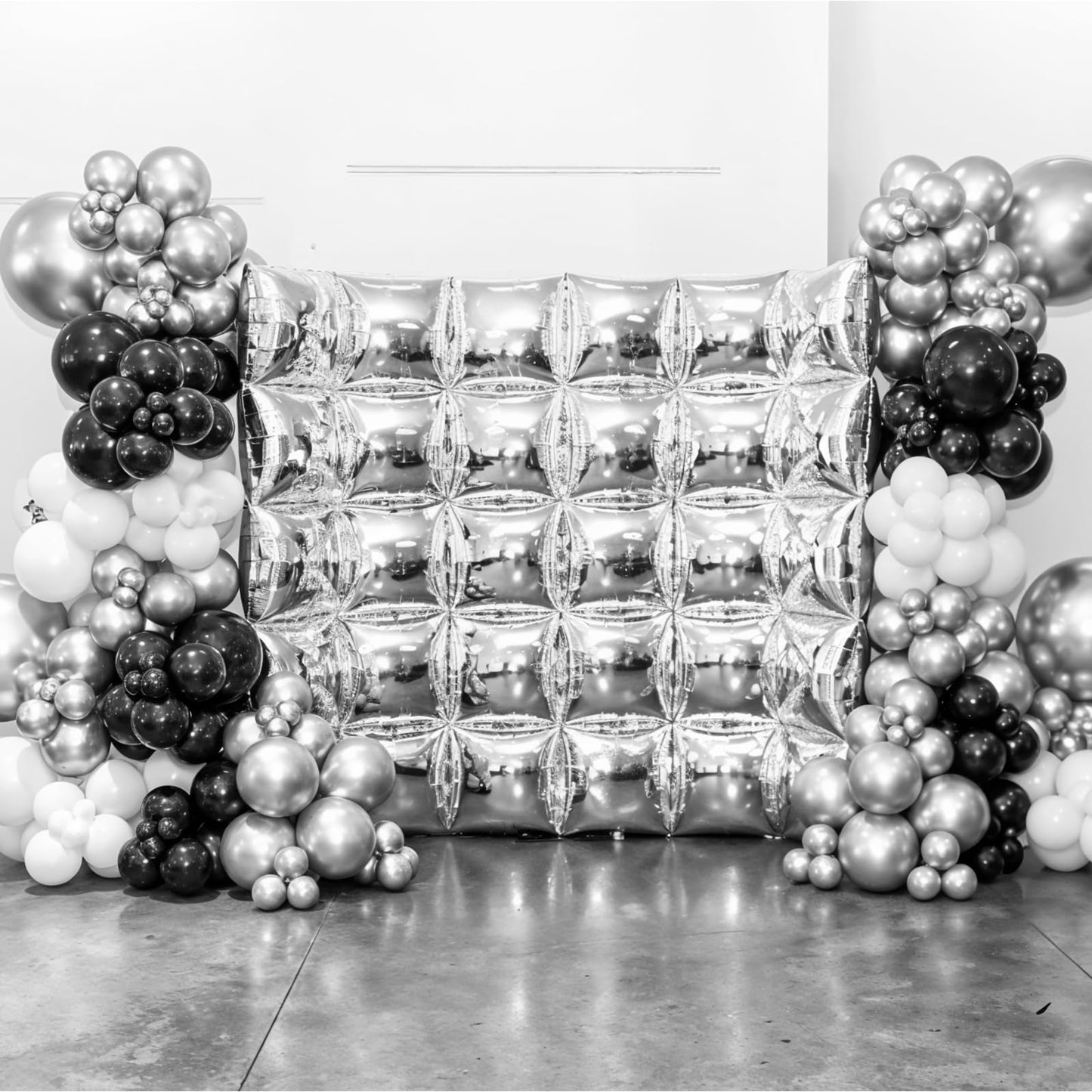 Silver Square Foil Balloon Wall,25Pcs Silver Balloon Backdrop Helium Mylar Balloon Tunnel Arch Garland Kit for Birthday Bridal Anniversary Baby Shower Party Decorations