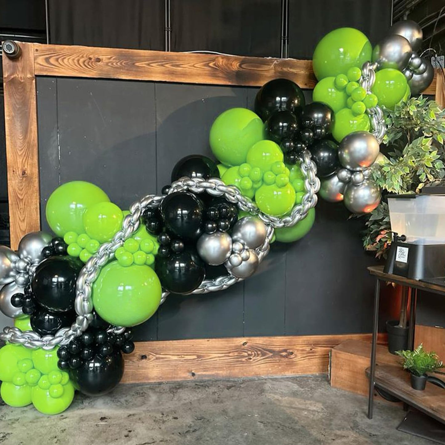 120pc Metallic Balloon Arch Kit, 18 12 10 5 inch Chrome Silver Latex Balloons Different Sizes Metallic Balloon Garland for Wedding Baby Shower Disco Birthday Party Decorations