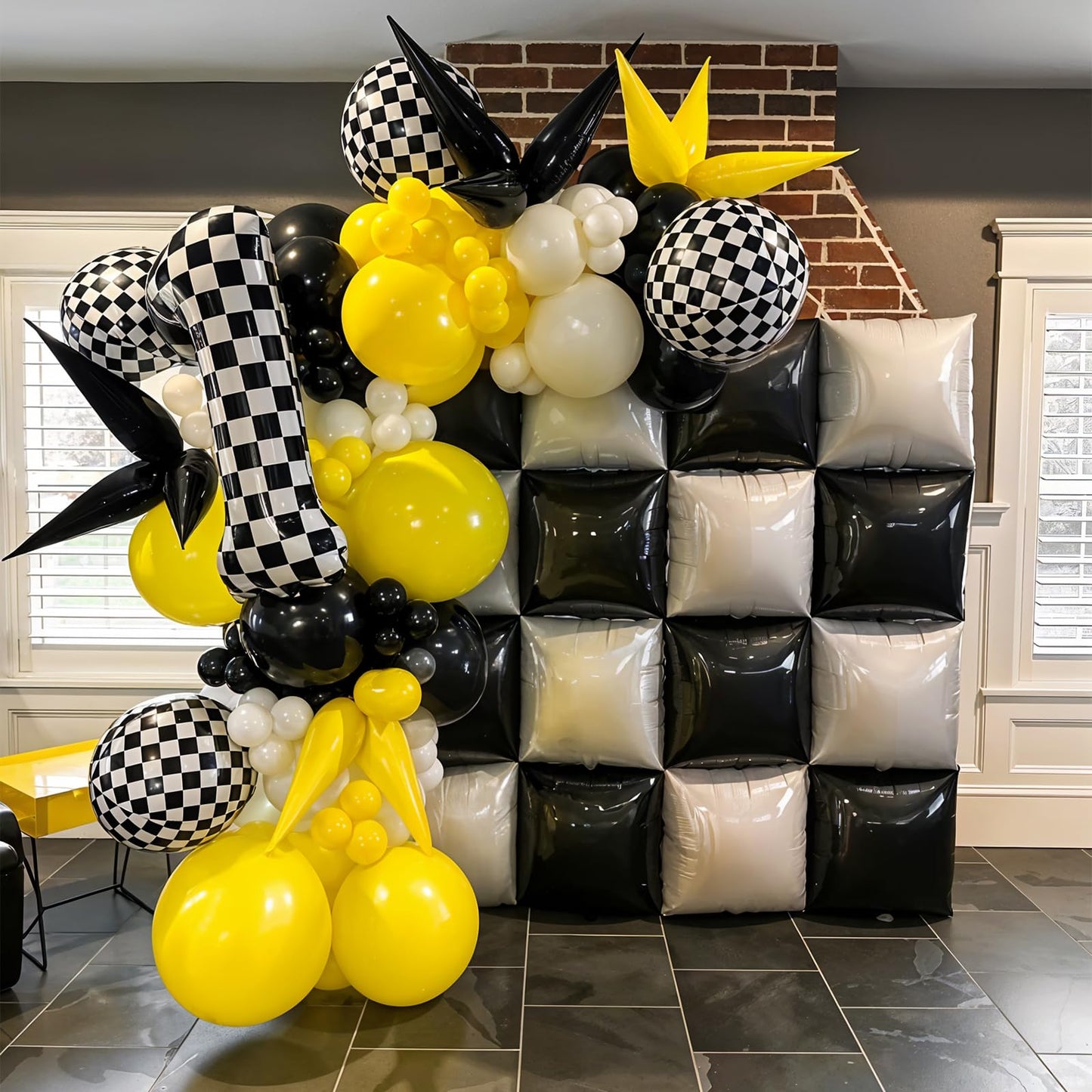 Silver Square Foil Balloon Wall,25Pcs Silver Balloon Backdrop Helium Mylar Balloon Tunnel Arch Garland Kit for Birthday Bridal Anniversary Baby Shower Party Decorations